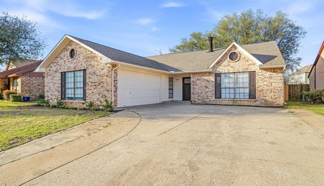 3840 Seven Gables Street, Fort Worth, TX 76133