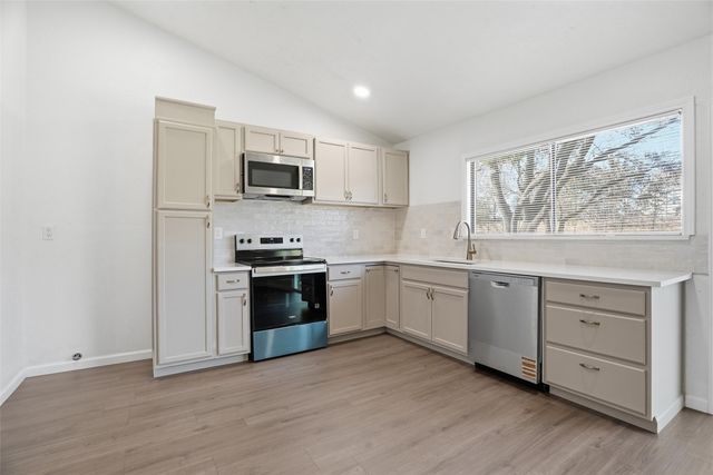 3840 Seven Gables Street, Fort Worth, TX 76133