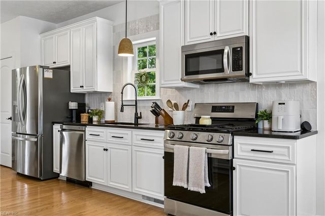 12 Elm ST, Poquoson, VA 23662