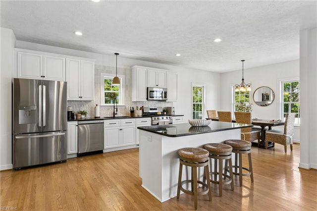 12 Elm ST, Poquoson, VA 23662