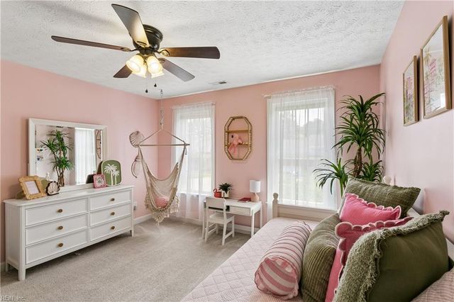12 Elm ST, Poquoson, VA 23662