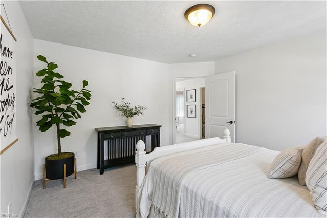 12 Elm ST, Poquoson, VA 23662
