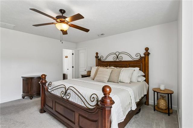 12 Elm ST, Poquoson, VA 23662