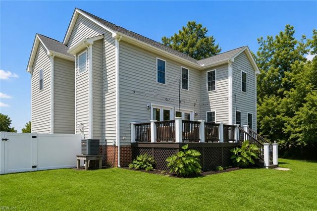 12 Elm ST, Poquoson, VA 23662