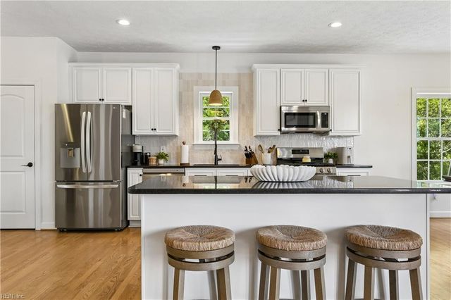 12 Elm ST, Poquoson, VA 23662