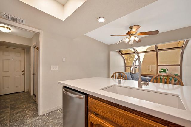 7448 Creekridge Ln, Citrus Heights, CA 95610