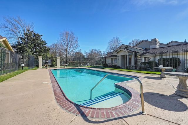7448 Creekridge Ln, Citrus Heights, CA 95610