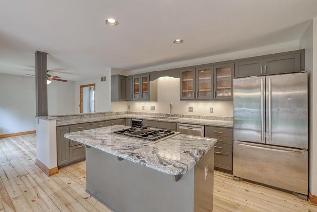 798 Greenway TERRACE, Hartland, WI 53029