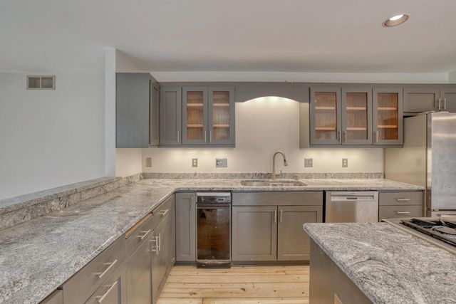 798 Greenway TERRACE, Hartland, WI 53029
