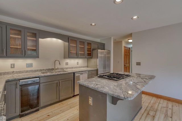 798 Greenway TERRACE, Hartland, WI 53029