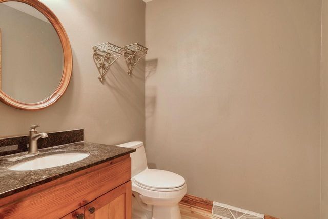798 Greenway TERRACE, Hartland, WI 53029