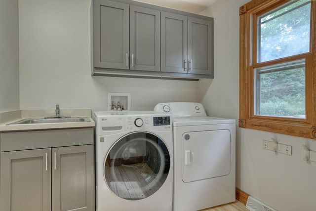 798 Greenway TERRACE, Hartland, WI 53029