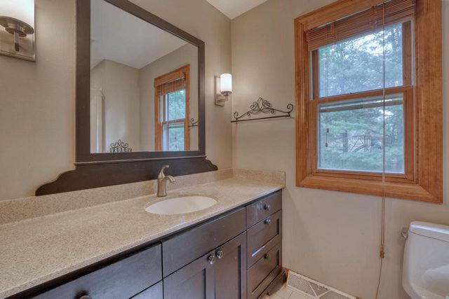 798 Greenway TERRACE, Hartland, WI 53029