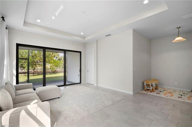 14720 Kingfisher LOOP, Naples, FL 34120