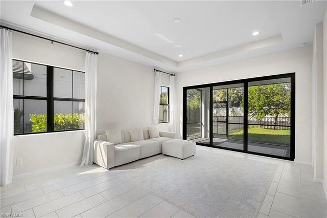 14720 Kingfisher LOOP, Naples, FL 34120