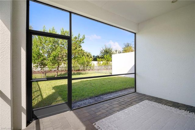 14720 Kingfisher LOOP, Naples, FL 34120