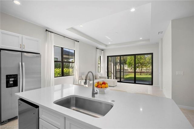 14720 Kingfisher LOOP, Naples, FL 34120