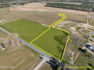 2307 Nc 102, Ayden, NC 28513