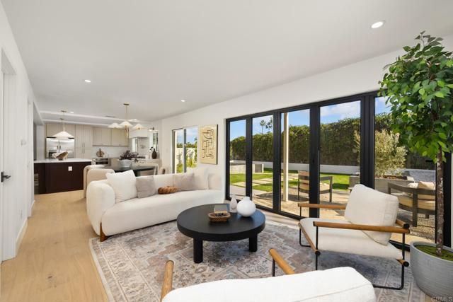 21792 Kaneohe Ln, Huntington Beach, CA 92646