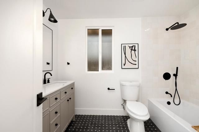 21792 Kaneohe Ln, Huntington Beach, CA 92646