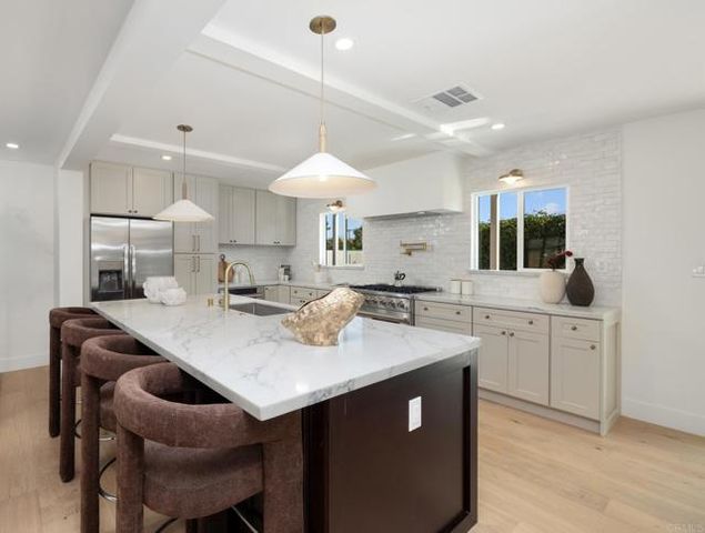 21792 Kaneohe Ln, Huntington Beach, CA 92646