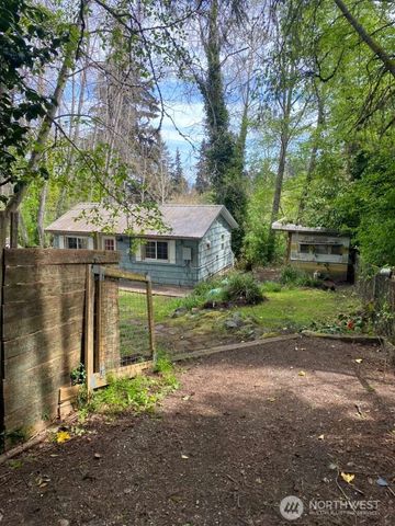 11420 103rd Avenue SW, Vashon, WA 98070