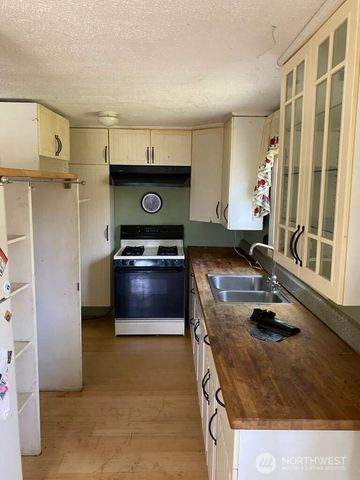 11420 103rd Avenue SW, Vashon, WA 98070