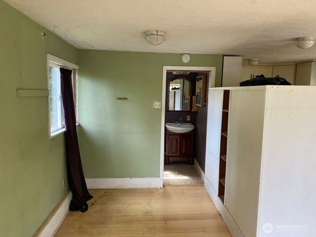 11420 103rd Avenue SW, Vashon, WA 98070
