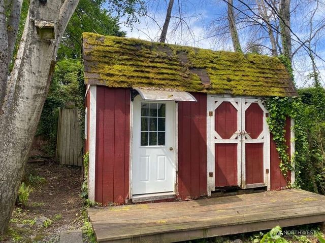 11420 103rd Avenue SW, Vashon, WA 98070