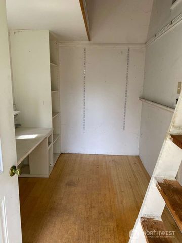 11420 103rd Avenue SW, Vashon, WA 98070