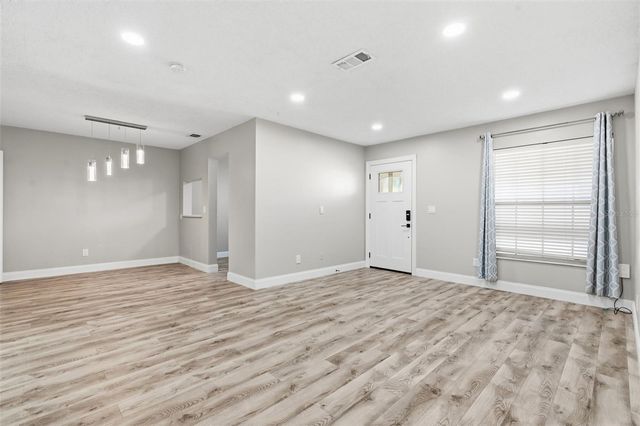 9993 86TH ST, Seminole, FL 33777