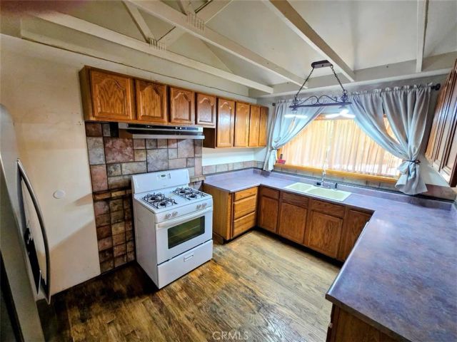 981 Lausanne Drive, Crestline, CA 92325