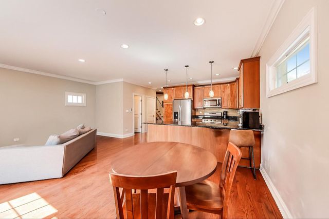 6067 N OCONTO Avenue, Chicago, IL 60631