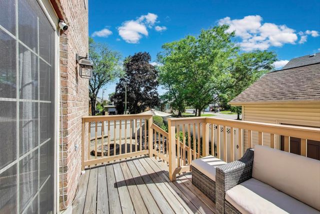 6067 N OCONTO Avenue, Chicago, IL 60631