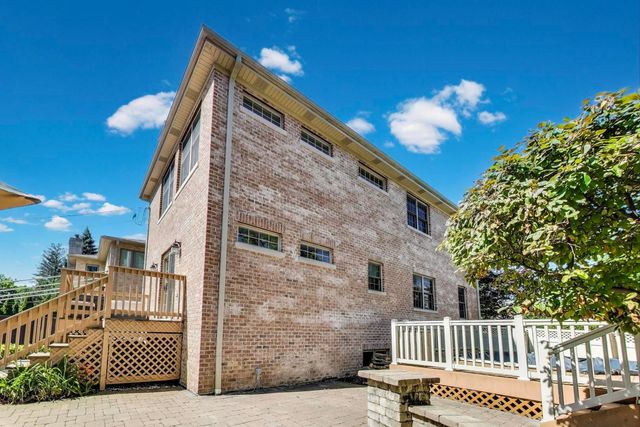 6067 N OCONTO Avenue, Chicago, IL 60631