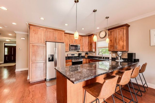 6067 N OCONTO Avenue, Chicago, IL 60631