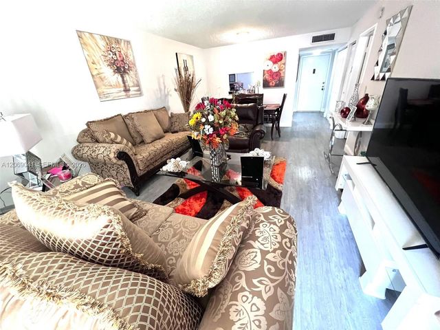 3531 Inverrary Drive 306, Lauderhill, FL 33319