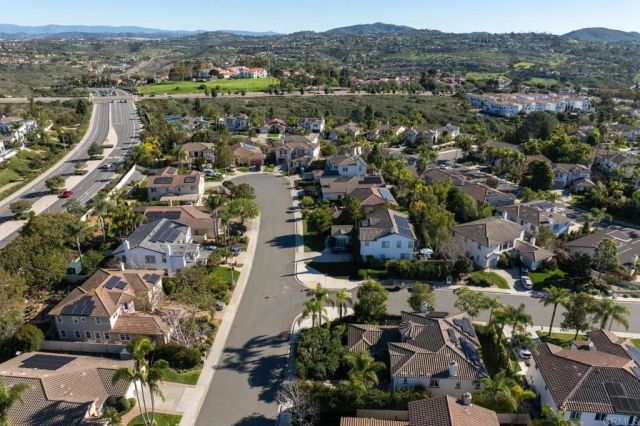 1747 Oriole Ct, Carlsbad, CA 92011