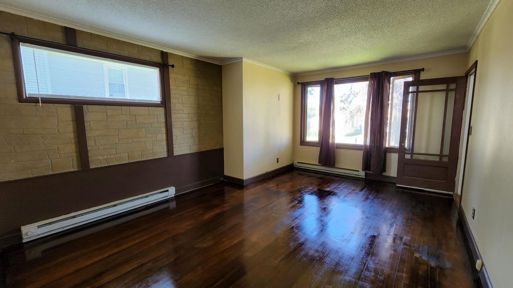 118 12th Street S, Virginia, MN 55792