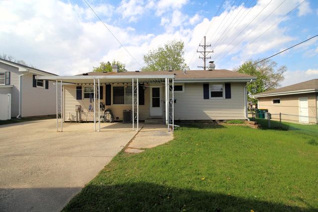 2111 Canary STREET, West Bend, WI 53090