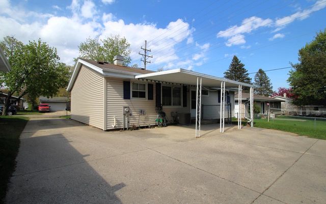 2111 Canary STREET, West Bend, WI 53090