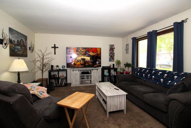 2111 Canary STREET, West Bend, WI 53090