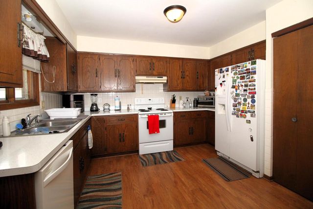 2111 Canary STREET, West Bend, WI 53090