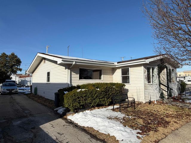 88 SE 1st Street, Linton, IN 47441