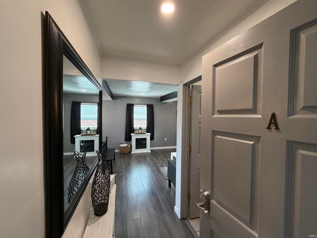 88 SE 1st Street, Linton, IN 47441