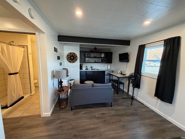 88 SE 1st Street, Linton, IN 47441