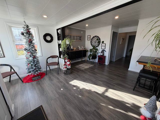 88 SE 1st Street, Linton, IN 47441