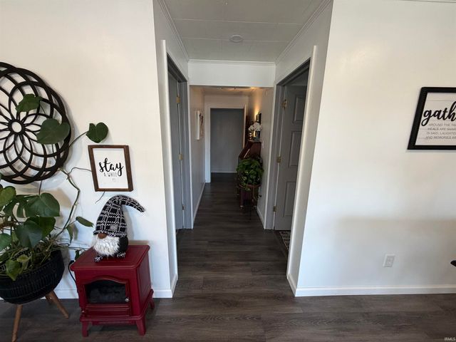 88 SE 1st Street, Linton, IN 47441