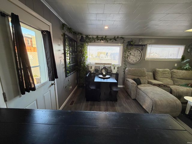 88 SE 1st Street, Linton, IN 47441