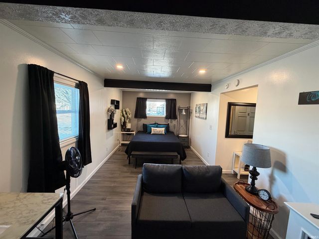 88 SE 1st Street, Linton, IN 47441